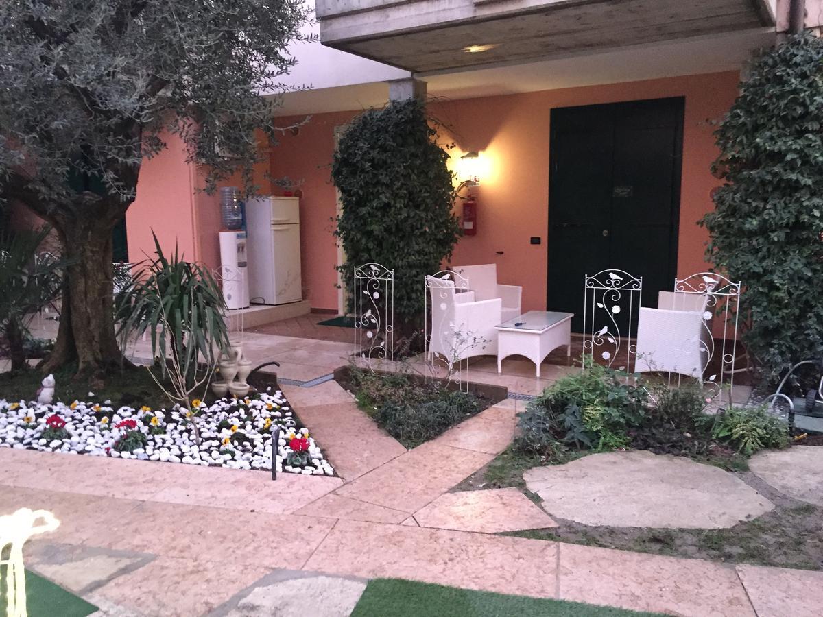 B&B Garda 4U Desenzano del Garda Zewnętrze zdjęcie